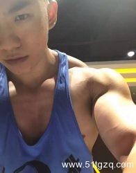 看点∣185极品天菜筋肉健男 一晚能撩出10万块的东北小伙 - 51虹马