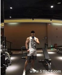 看点∣185极品天菜筋肉健男 一晚能撩出10万块的东北小伙 - 51虹马