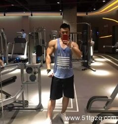 看点∣185极品天菜筋肉健男 一晚能撩出10万块的东北小伙 - 51虹马