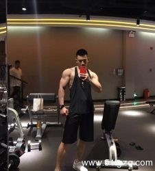 看点∣185极品天菜筋肉健男 一晚能撩出10万块的东北小伙 - 51虹马