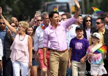 性感男演员出柜：我是纯0？蒙古国都举行骄傲巡游了！ - 51虹马