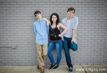 《演讲辩论社》：高中生怒怼校园“广电”制度 - 51虹马