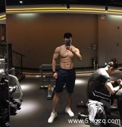 看点∣185极品天菜筋肉健男 一晚能撩出10万块的东北小伙 - 51虹马