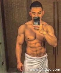 看点∣185极品天菜筋肉健男 一晚能撩出10万块的东北小伙 - 51虹马