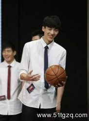 腿长2米的小鲜肉，能挖到这枚太原理工的校草级篮球小哥，值了！ - 51虹马