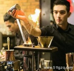 酷帅调酒师，真实身份却是...... - 51虹马