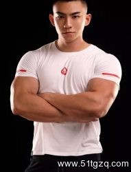 看点∣185极品天菜筋肉健男 一晚能撩出10万块的东北小伙 - 51虹马