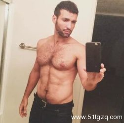 性感男演员出柜：我是纯0？蒙古国都举行骄傲巡游了！ - 51虹马