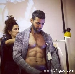 性感男演员出柜：我是纯0？蒙古国都举行骄傲巡游了！ - 51虹马