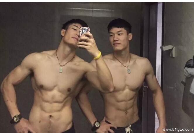 两个直男的爱情 - 51虹马 两个直男的爱情 - 51虹马