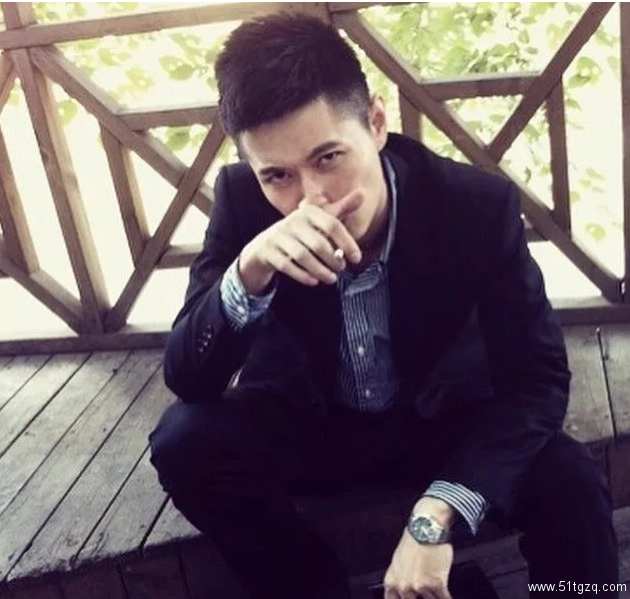 极品运动系肌肉男神，在社交软件里用完美身材疯狂撩粉！-51虹马