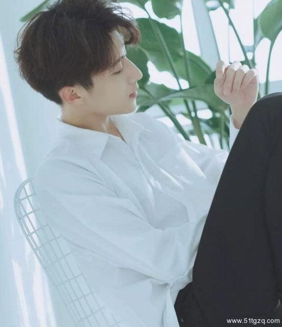 帅哥∣发现一枚干净清爽的小哥哥，让人总想多看两眼的男孩纸－－倪凯杰-51虹马