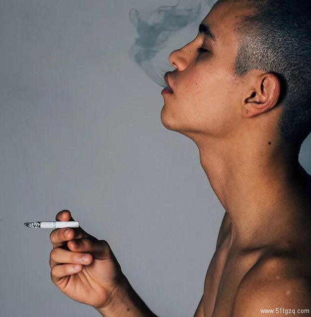 发现自己父亲是GAY,我日夜煎熬-51虹马