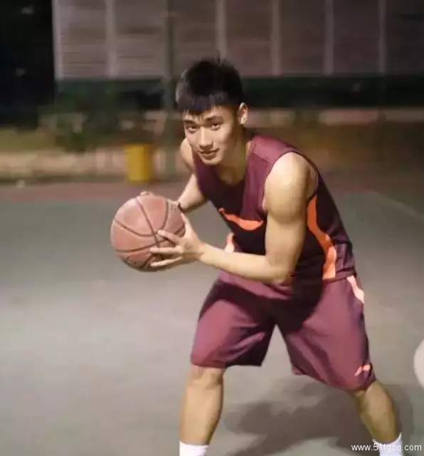 钙圈丑男成功逆袭的四大要素！-51虹马