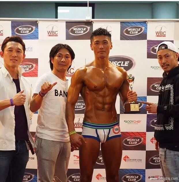 拥有世界级Body的狂放大叔，年少也是清新鲜肉过 - 51虹马