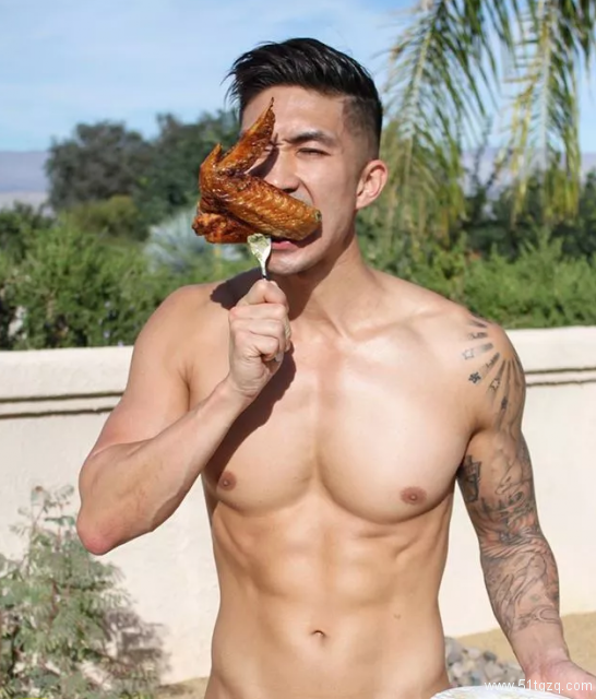 美食与好肉体可以兼得，华裔肌肉大厨你厉害了 - 51虹马