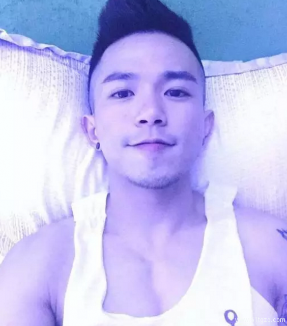 神似名媛一姐的鲜肉boy，竟然撩了这么多好肉老公 - 51虹马