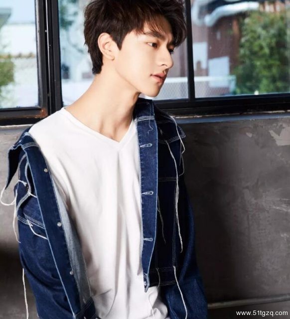 帅哥∣北体187长腿美少年来袭，鲜嫩颜值看到你想哭 - 51虹马