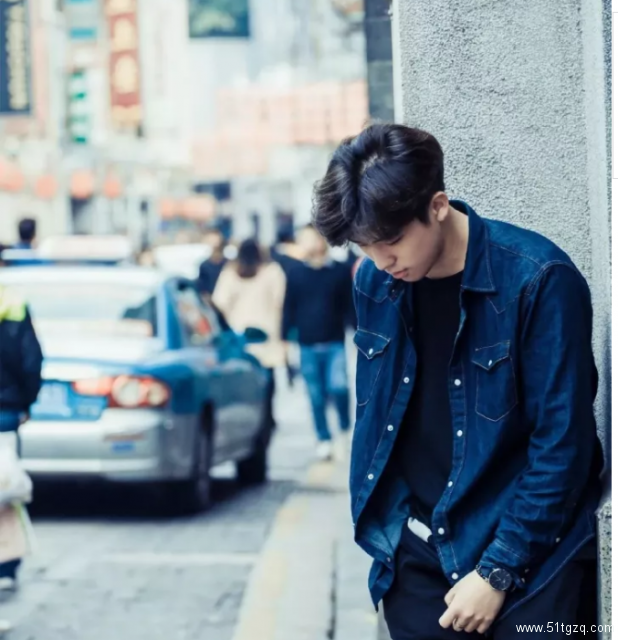 吃可爱多长大的白衣少年，干净而美好的初恋感！－－王安宇 - 51虹马