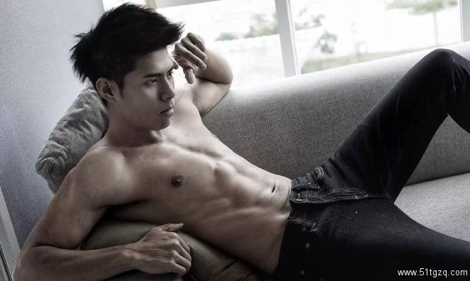 萌帅萌帅的极品筋肉男,天菜网红麻豆壮硕胸腹肌随便拍! - 51虹马 萌帅萌帅的极品筋肉男,天菜网红麻豆壮硕胸腹肌随便拍! - 51虹马