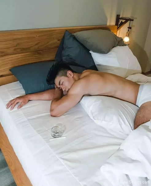 萌帅萌帅的极品筋肉男,天菜网红麻豆壮硕胸腹肌随便拍! - 51虹马 萌帅萌帅的极品筋肉男,天菜网红麻豆壮硕胸腹肌随便拍! - 51虹马