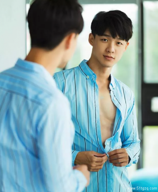 童颜巨肌的台湾游泳教练INS被扒出，也就看了几百遍 - 51虹马