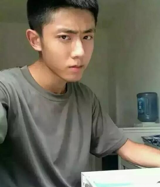 上瘾被换掉的顾海居然是他？曾是Gay吧的吧草！ - 51虹马