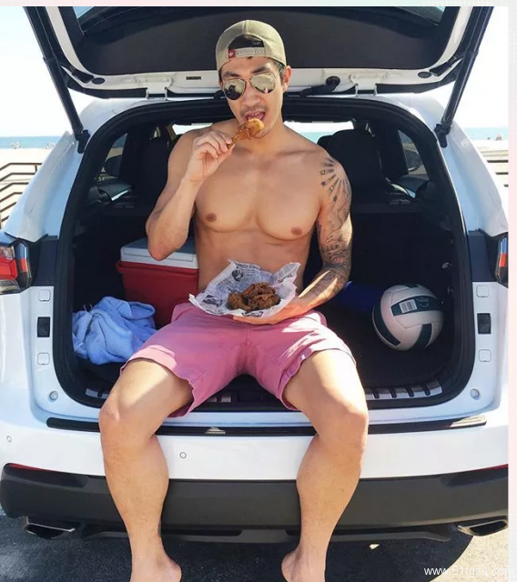 美食与好肉体可以兼得，华裔肌肉大厨你厉害了 - 51虹马