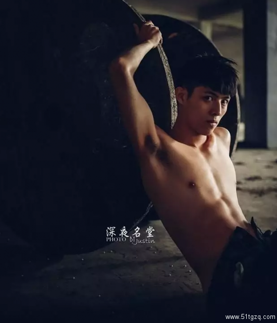 爆红国民校草体育系小鲜肉诱惑写真 - 51虹马