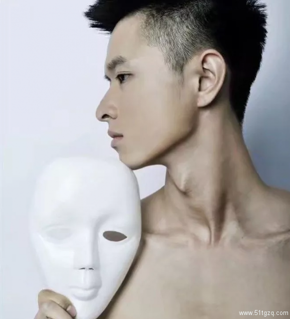 极品运动系肌肉男神，在社交软件里用完美身材疯狂撩粉！ - 51虹马