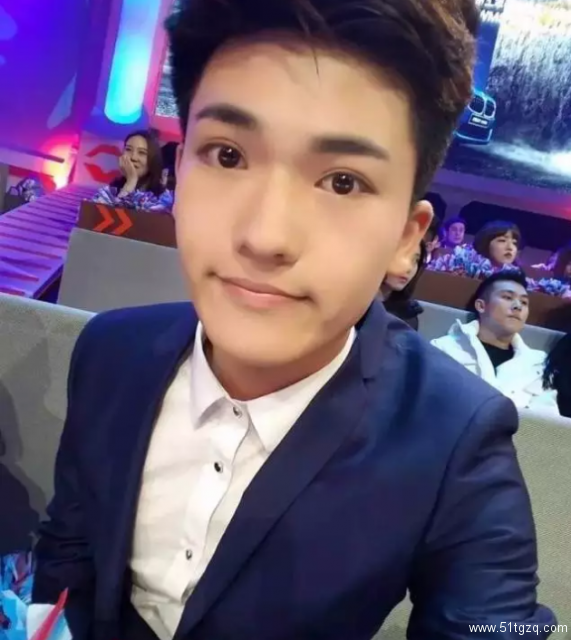 17岁的高颜粉嫩小鲜肉 快要被他萌翻了 - 51虹马 17岁的高颜粉嫩小鲜肉 快要被他萌翻了 - 51虹马