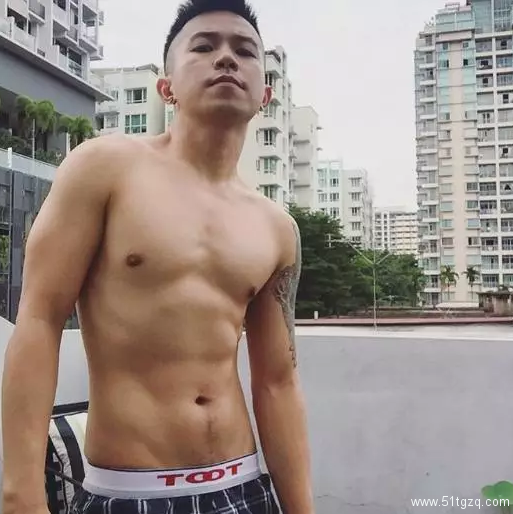 神似名媛一姐的鲜肉boy，竟然撩了这么多好肉老公 - 51虹马