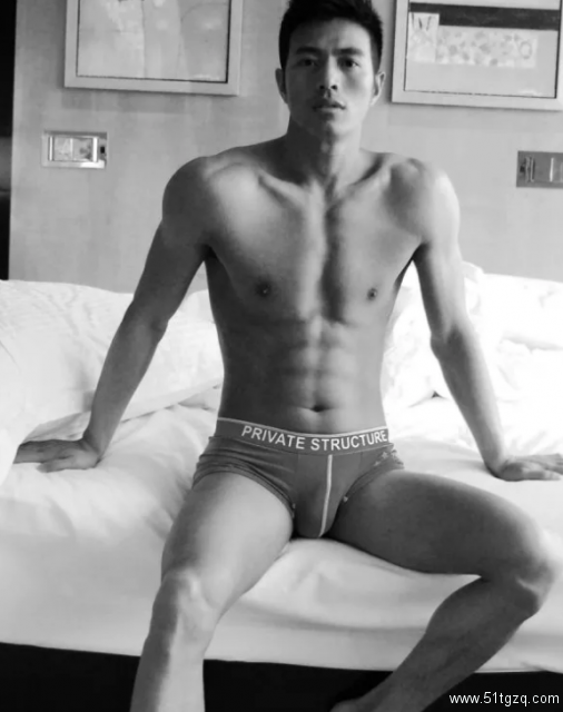 天使中的魔鬼！魔都名媛RobbyLee~ - 51虹马