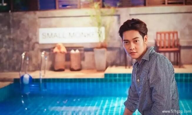 看点∣自带美颜效果的白嫩帅气小鲜肉，除了颜值还有可口的身材！ - 51虹马