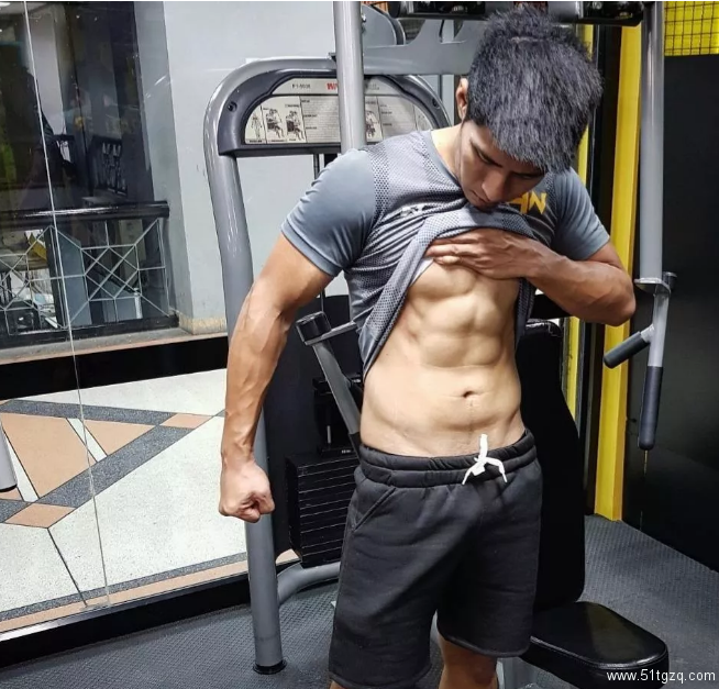 萌帅萌帅的极品筋肉男,天菜网红麻豆壮硕胸腹肌随便拍! - 51虹马 萌帅萌帅的极品筋肉男,天菜网红麻豆壮硕胸腹肌随便拍! - 51虹马