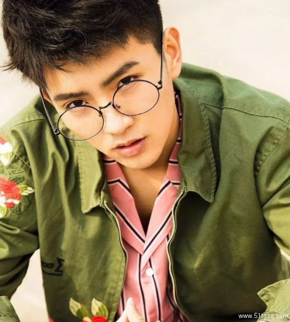 帅哥∣纯天然正宗萌帅小鲜肉，少年感爆棚的校园男神！－－郭宇鹏 - 51虹马