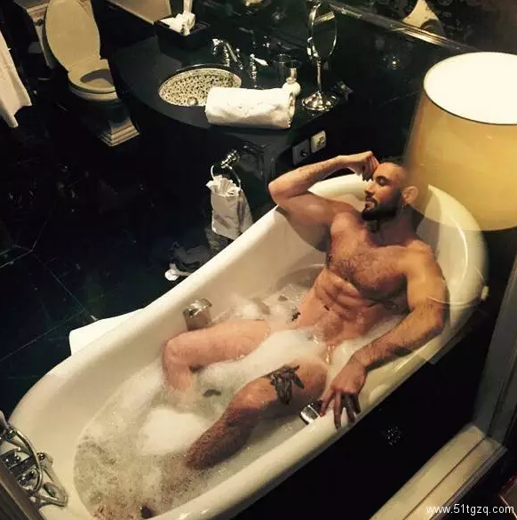 法国名模Johan Akan捷豹如柱！扒到了他的那些私照！ - 51虹马