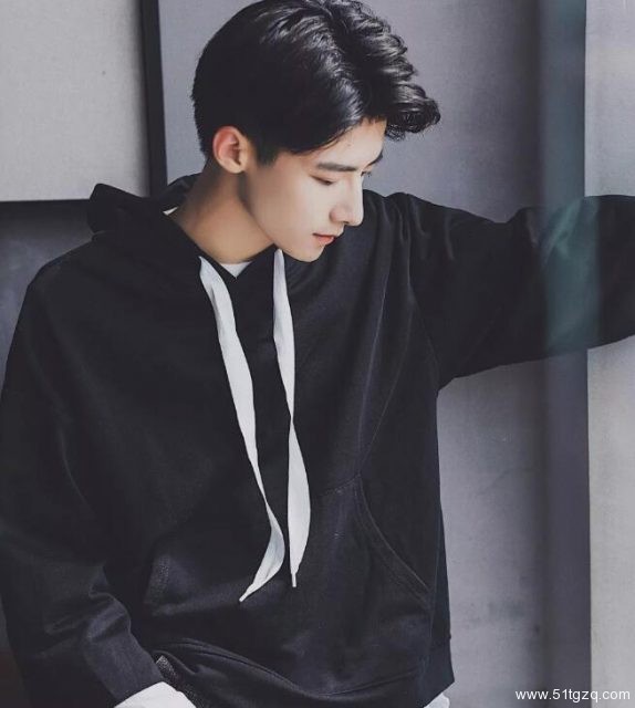 帅哥∣发现一枚干净清爽的小哥哥，让人总想多看两眼的男孩纸－－倪凯杰 - 51虹马