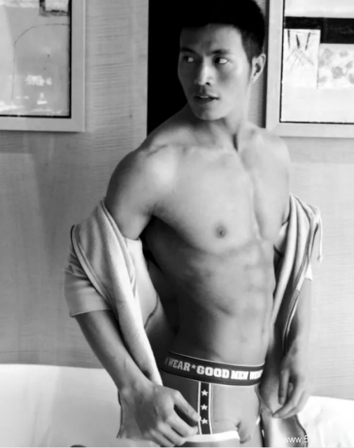 天使中的魔鬼！魔都名媛RobbyLee~ - 51虹马