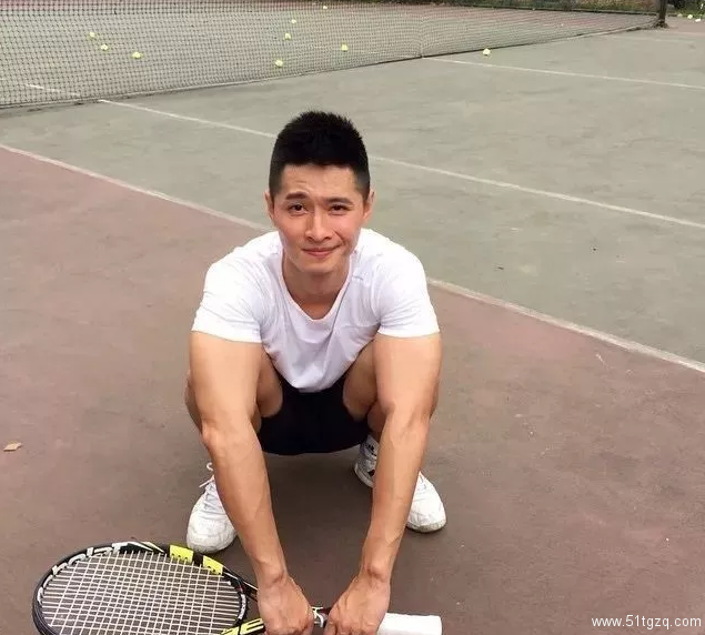 极品运动系肌肉男神，在社交软件里用完美身材疯狂撩粉！ - 51虹马