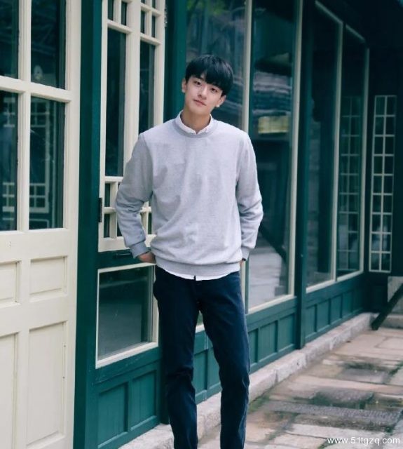 帅哥∣北体187长腿美少年来袭，鲜嫩颜值看到你想哭 - 51虹马