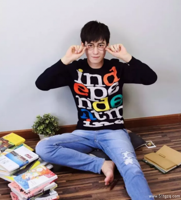 帅哥∣清爽利落比春风还和煦的小哥哥,也能荷尔蒙爆发秀出小腹肌!--吴昊泽 - 51虹马 帅哥∣清爽利落比春风还和煦的小哥哥,也能荷尔蒙爆发秀出小腹肌!--吴昊泽 - 51虹马