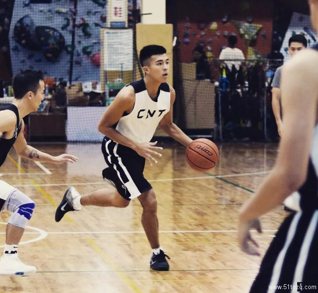 186.cm篮球队直男校草，20岁鲜肉天菜当男模，用肌肉俘获你！ - 51虹马