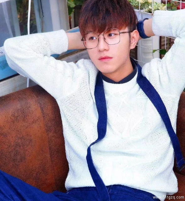 帅哥∣五官俊秀的男生就没有颜值不在线的时候，你缺这样一个学长吗？－－赵星宇 - 51虹马