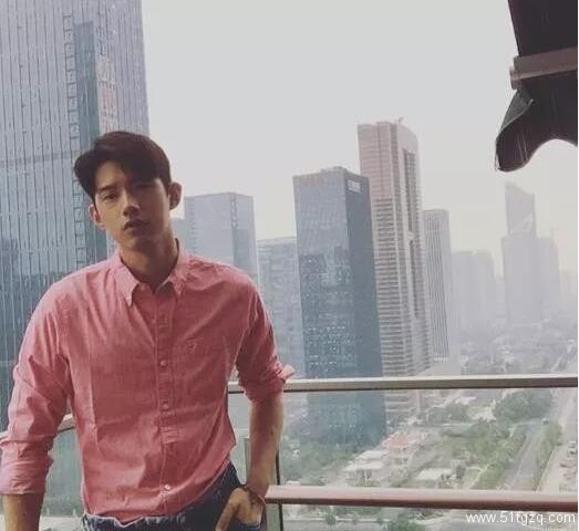 《好男儿》过气明星被扒混圈，出道前竟然还在会所挂牌！ - 51虹马