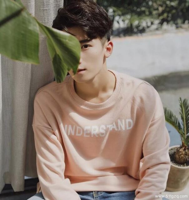 帅哥∣发现一枚干净清爽的小哥哥，让人总想多看两眼的男孩纸－－倪凯杰 - 51虹马