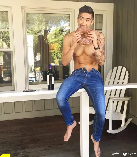 美食与好肉体可以兼得，华裔肌肉大厨你厉害了 - 51虹马