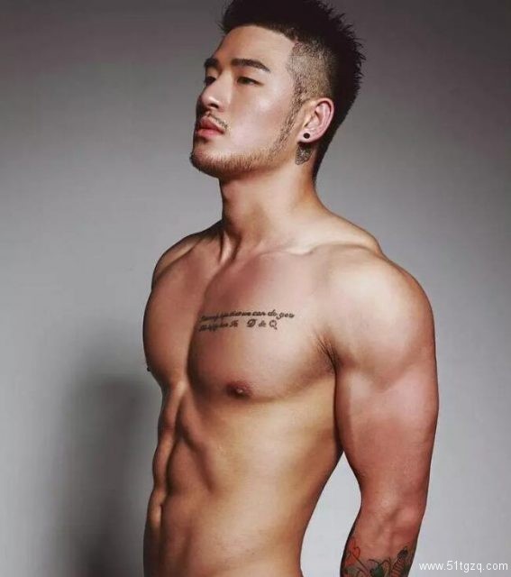 无意间发现部队弟弟是GAY咋整？-51虹马