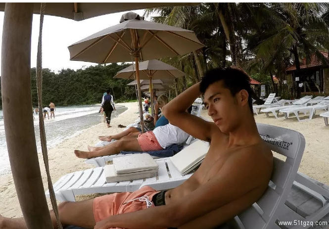 186.cm篮球队直男校草，20岁鲜肉天菜当男模，用肌肉俘获你！ - 51虹马