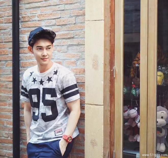 看点∣自带美颜效果的白嫩帅气小鲜肉,除了颜值还有可口的身材! - 51虹马 看点∣自带美颜效果的白嫩帅气小鲜肉,除了颜值还有可口的身材! - 51虹马